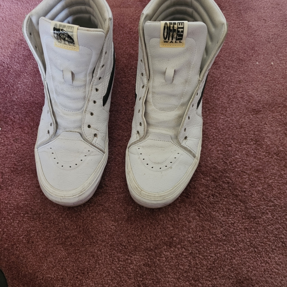Mid top leather vans 10.5 -11 very good conditions..